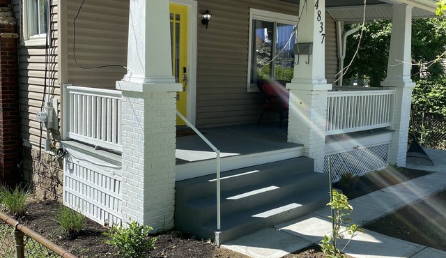 Fully restored, hardwood floors, Near Lunken airport and Downtown Cincinnati