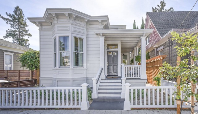 Fully restored historical home in the heart of downtown Napa!