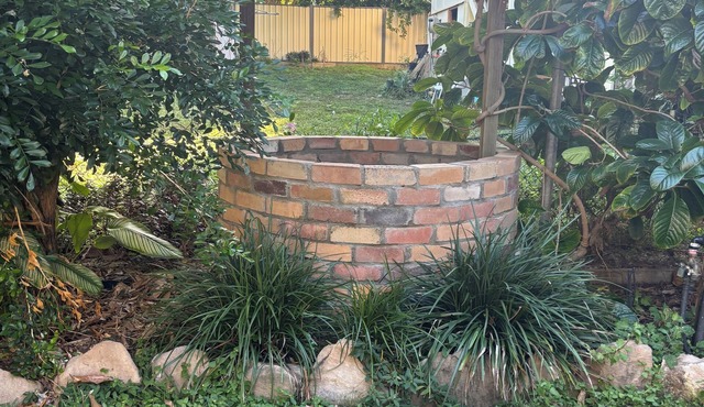 Fully self contained studio unit under family home close to Showgrounds