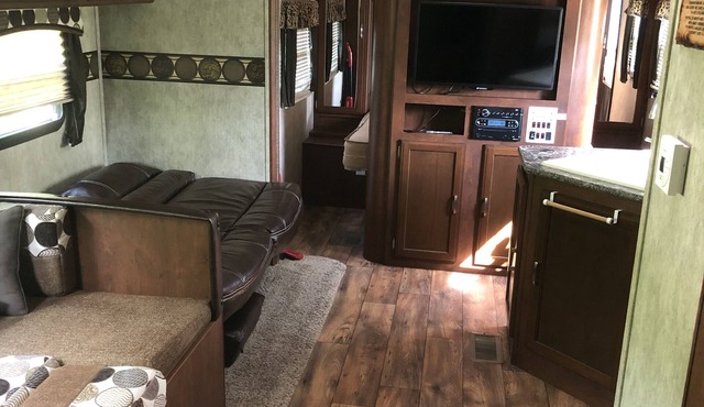 Fully serviced camper in St. Malo