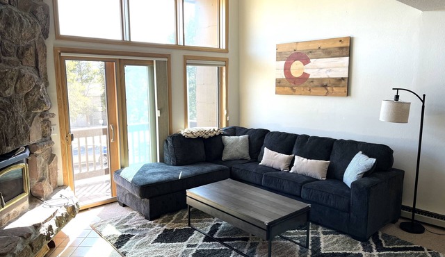 ★ Fully Stocked 3 bedroom 3 bath Family Friendly Spacious Townhome with Pool ★