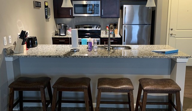 Fully Stocked Apartment, Close to Everything!