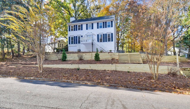 Fully Updated! Suburb Stay Near Sugarloaf Mills