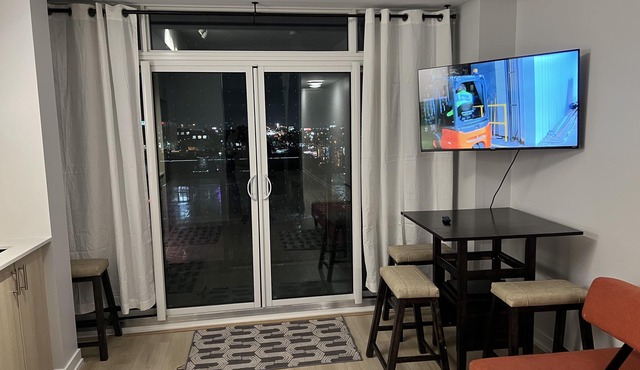 Fulton 2 bedroom suit