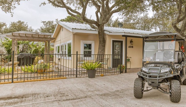 Fulton cottage Steps from the Bay with golf cart!