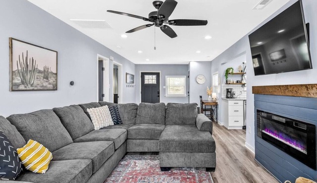Fulton Hill Grove: Trendy and Central Hide-a-way!