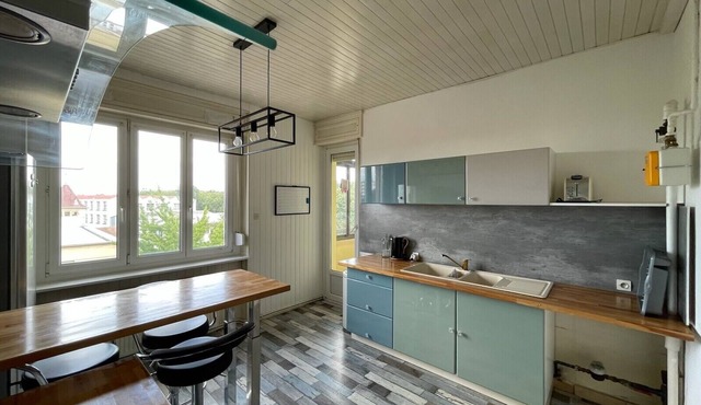 Fun 3-bedroom apartment with balcony