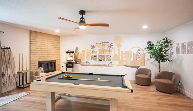 Fun 4bed pool home next to strip!
