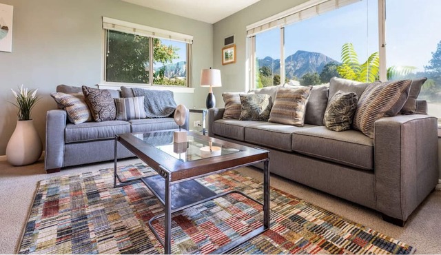 Fun and Perfect Location for SLC and Outdoors!