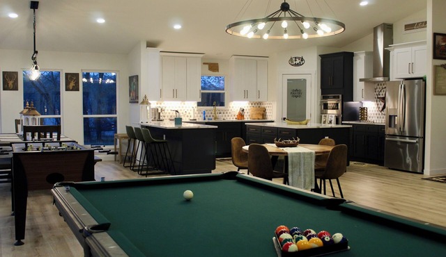 Fun and Relaxing Oklahoma Cabin/Located by Lake Texoma and Casino