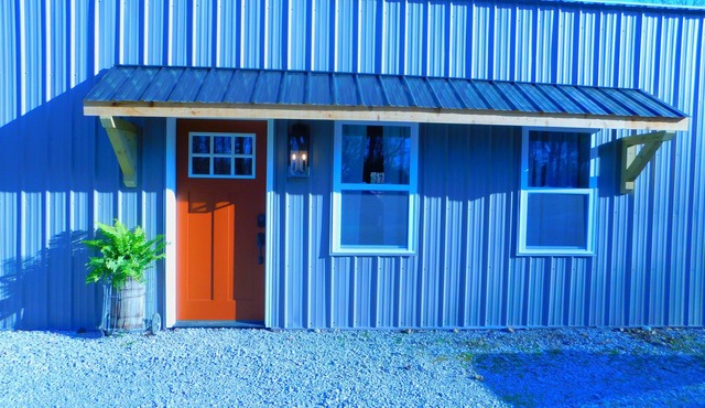 Fun and sun! Eddyville, Ky. Lake Barkley. Come and knock on our door!