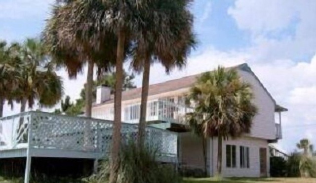 Fun Beach House With Pool