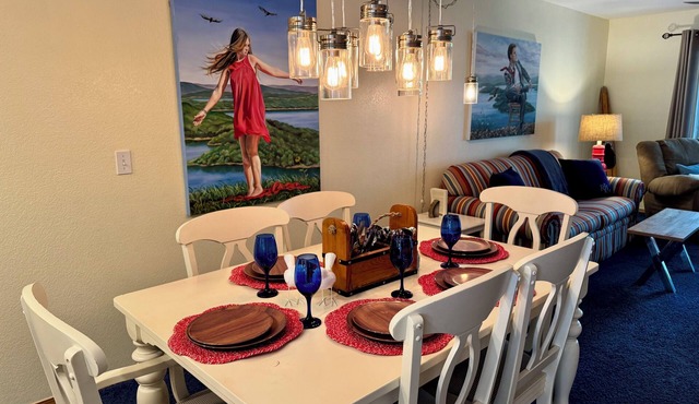 "FUN" BRANSON LAKEFRONT CONDO!