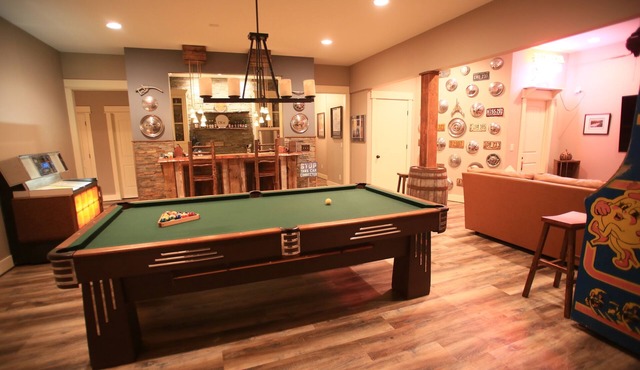 Fun, family Foothills retreat with Game Room and 6-person hot tub!