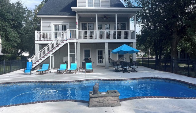 Fun Family Friendly 4 bd, Near Tybee & Savannah, Pool, Game Room, Sleeps 8.