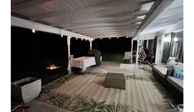 Fun, Family Friendly Home steps to Lake Whitney