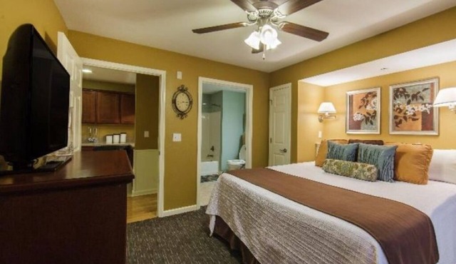 Fun-Filled 4BR Villa | Onsite Pools, Hot Tubs, Golf & Entertainment Access!