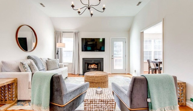 Fun-Filled Stay: Game Room*HOT TUB*