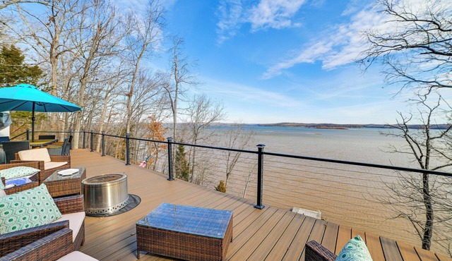 Fun-Filled Stay on Kentucky Lake w/Private Dock!