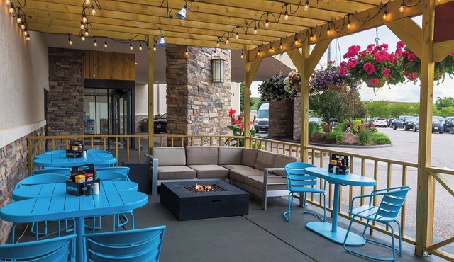 Fun for the Whole Family! Near Dakota Zoo, Indoor Pool/Waterpark, Pet-Friendly