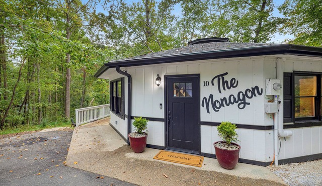 Fun & Funky Asheville Home with Pool Table, Darts