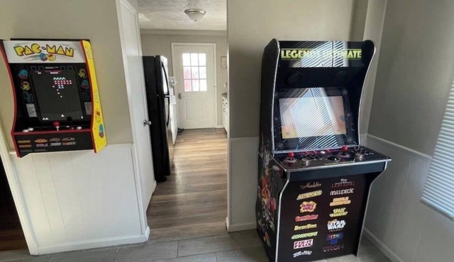 Fun getaway house with arcade. Cedar Point/Kalahari/Sports Force Park/Summit Rac