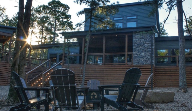 Fun group? Fun Cabin near Robbers Cave State Park! Sleeps 14!