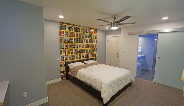 Fun Guest Quarter With Bathroom Available For Rent Close To Downtown Bend.