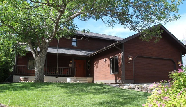 Fun Home to Gather in, with easy access to Old Town, CSU, the Foothills and more