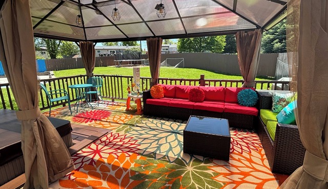 Fun House Adventures, Fun for the whole family, Vacation home with 6 bedrooms!