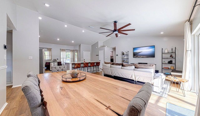 Fun In the Sun: Near Disney, Universal, Sea World + Game Room + Heated Pool