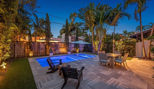 Fun Location! 1 block walk to Las Olas blvd in Ft. Lauderdale w/Pool & parking