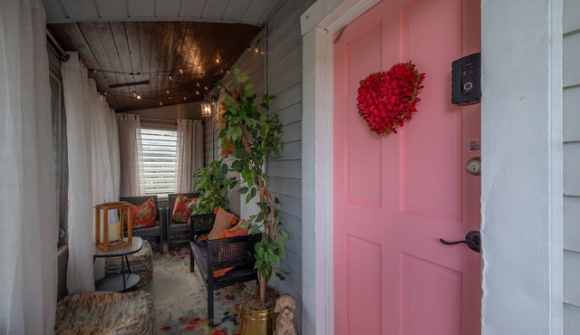 Fun Maximalist home In the heart of Seminole Heights