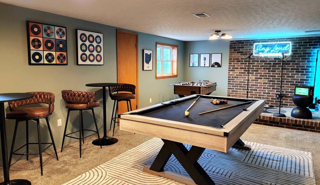 Fun Midcentury Home: Pool, Karaoke, Foosball