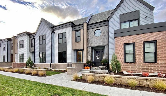 Fun! New townhome, Near Memorial Stadium