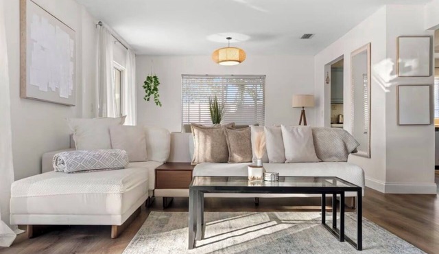 Fun Poolside Place for Families and Friends