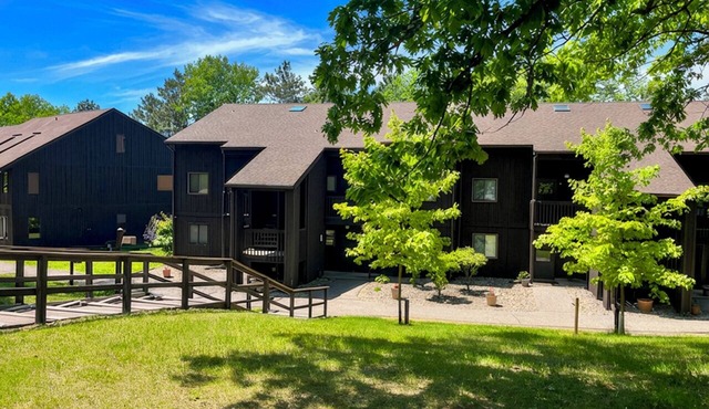 Fun Stays @ The Dells Club, 3BR/2Ba Condo with Riverview!