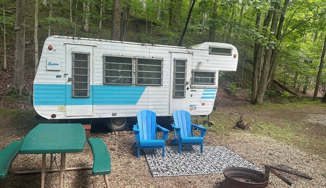 Fun Vintage Glamper "Sophia" located in Nashville, Indiana