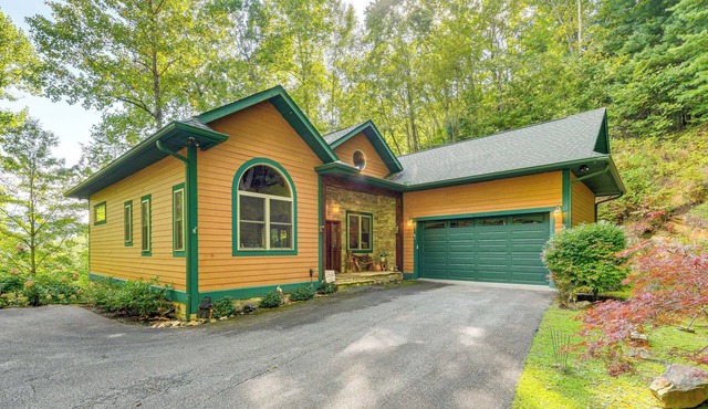 Fun w/Family! Mtn-View Cabin w/Deck in Sylva
