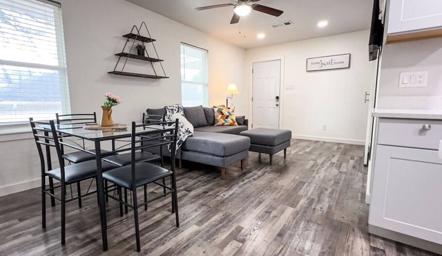 Fun walk Bishop Arts|Med Center| Zoo|Business|2BR