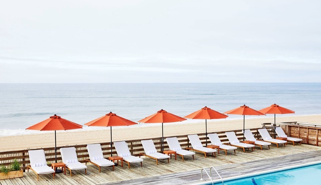 Fun Yoga Retreat at Montauk! Direct Beach Access, Free Breakfast and Parking!