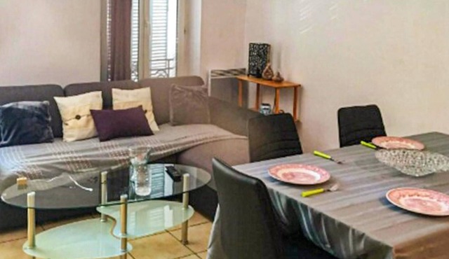 Functional and practical cottage welcomes you to Céreste.