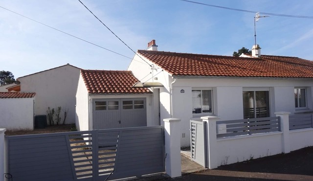 Functional house near the beach for 6 people