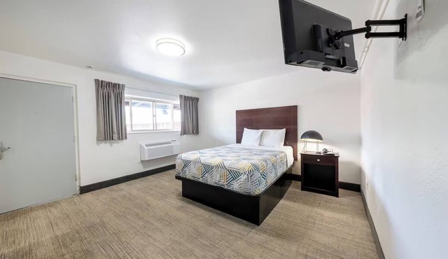 Functional Studio w/Private Bathroom in Portland