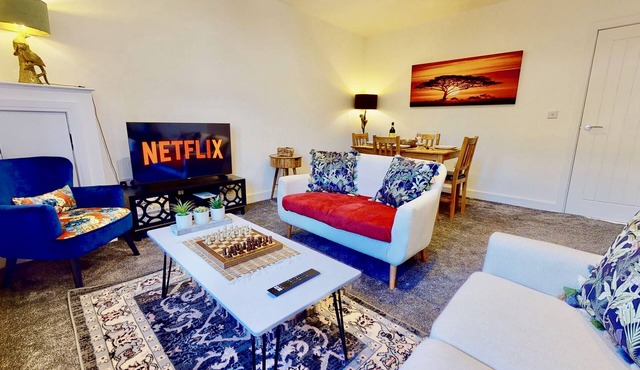 Funky 2 Bed Apartment in the Heart of Historic Rochester