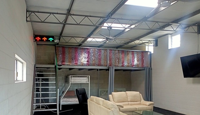 Funky large studio on Strathalbyn