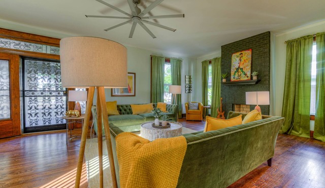 Funky Memphis Game House! FirePit, Gtd pkg, Games!