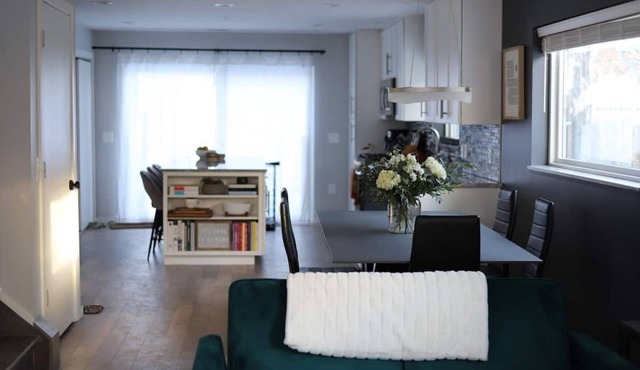 Funky Modern Home Minutes Drive from Downtown CLE