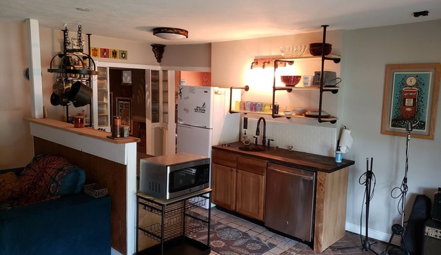 Funky musical cottage near Lake Michigan PET Friendly!