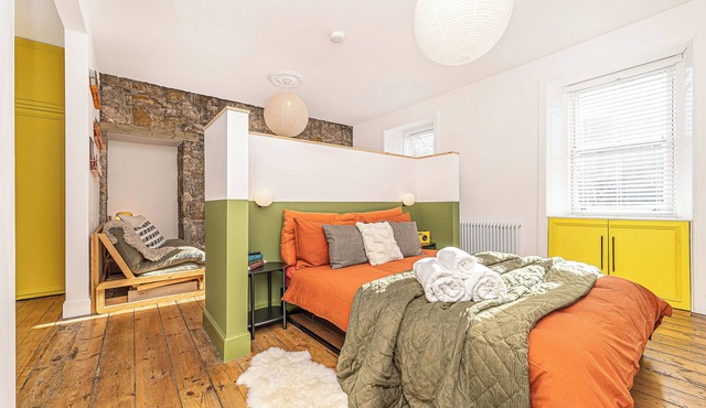 Funky Studio Near The Beach